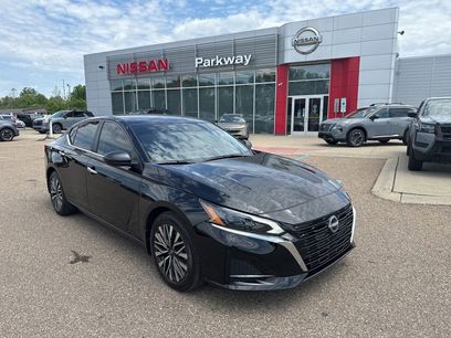 Used 2025 Nissan Altima 2.5 SV