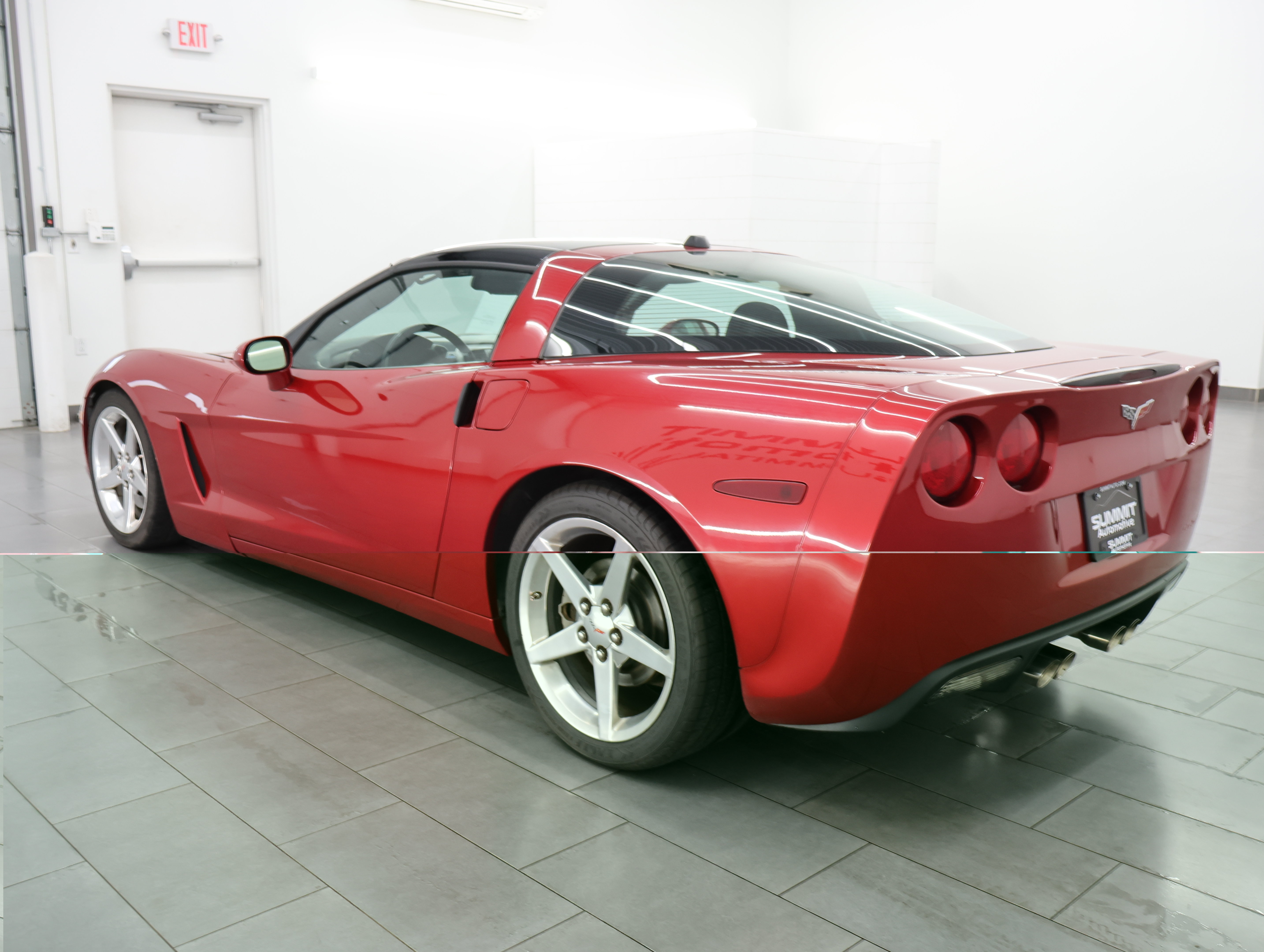 Used 2005 Chevrolet Corvette Coupe w/ Preferred Equipment Group RWD image 6