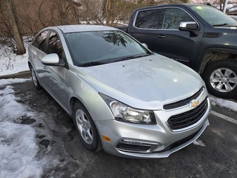 Used 2016 Chevrolet Cruze LT image 3