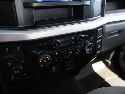 Used 2024 Ford F250 XL w/ STX Appearance Package AWD/4WD image 17