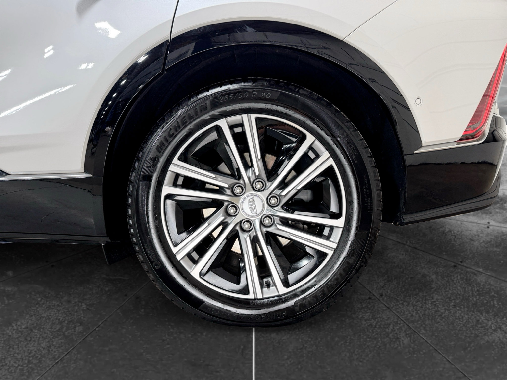 Used 2025 Cadillac Lyriq Luxury AWD/4WD image 30