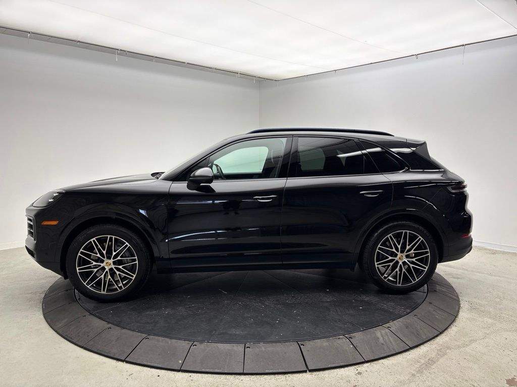 Certified 2024 Porsche Cayenne AWD/4WD image 2