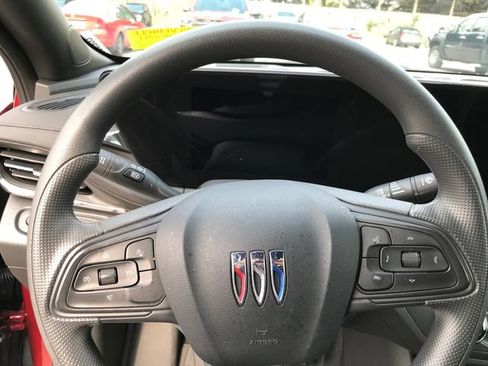 Used 2025 Buick Envista Preferred FWD image 9