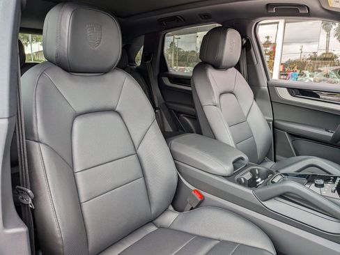 New 2026 Porsche Cayenne image 24