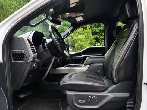 Used 2020 Ford F250 Platinum w/ FX4 Off-Road Package AWD/4WD image 24