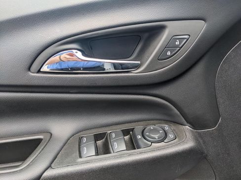 Used 2024 Chevrolet Equinox LT AWD/4WD image 9