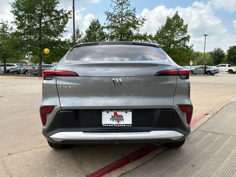 Used 2025 Buick Envista Preferred image 7