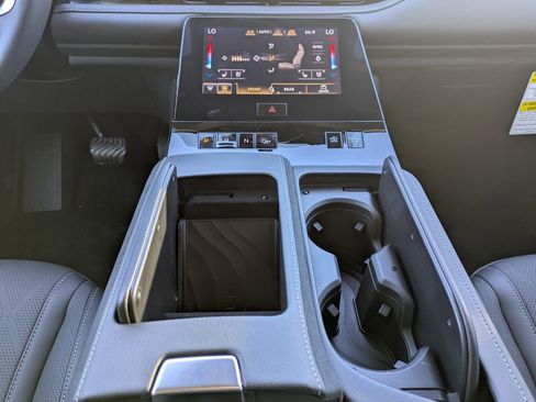 New 2025 INFINITI QX80 Sensory image 21