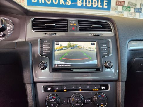 Used 2017 Volkswagen Golf Alltrack SEL image 8