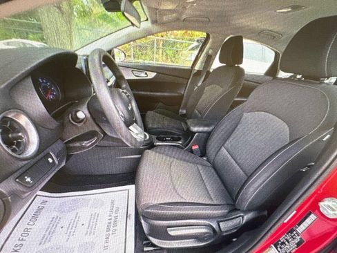 Used 2023 Kia Forte LXS FWD image 3