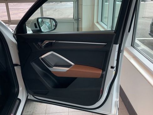 Used 2025 Audi Q3 2.0T Premium image 14