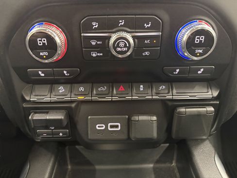 Used 2021 GMC Sierra 1500 Elevation w/ Preferred Package image 16