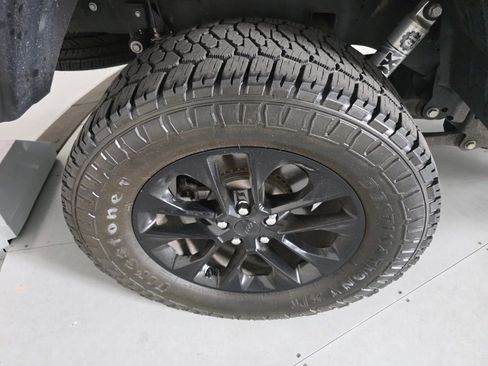 Used 2021 Jeep Gladiator Overland AWD/4WD image 12