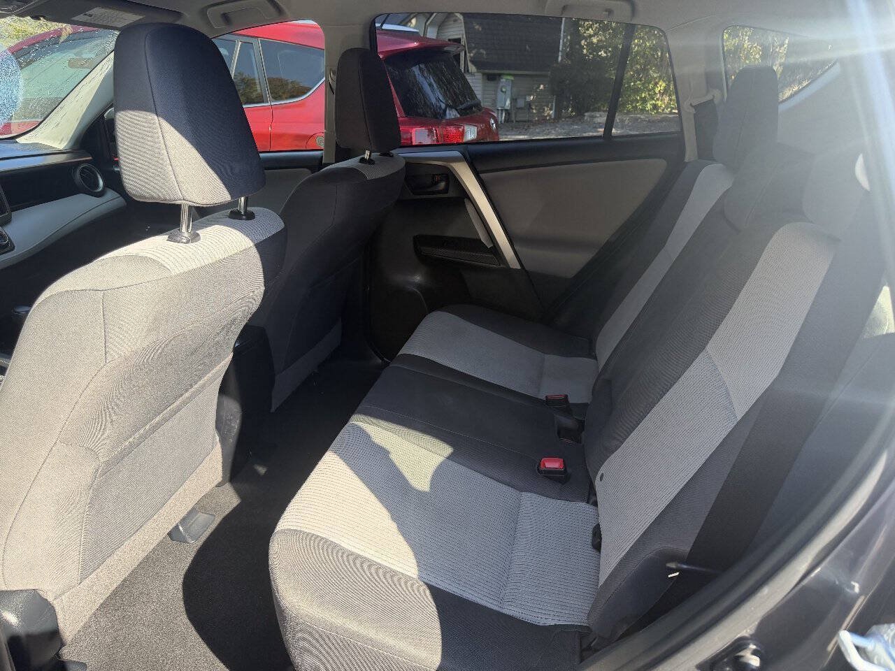 Used 2015 Toyota RAV4 LE AWD/4WD image 12
