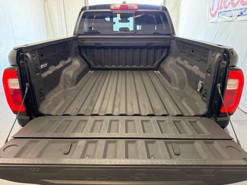 Used 2023 GMC Canyon AT4 w/ AT4 Premium Package AWD/4WD image 7