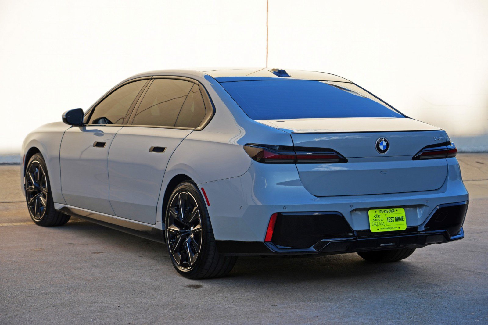 Used 2025 BMW 740i RWD image 60