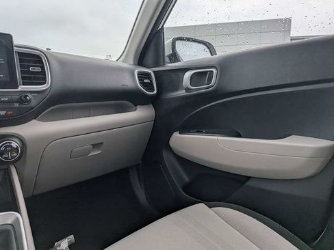 Used 2026 Hyundai Venue SEL FWD image 15