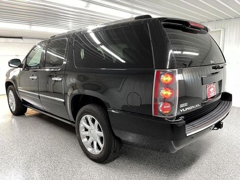 Used 2012 GMC Yukon XL Denali image 3