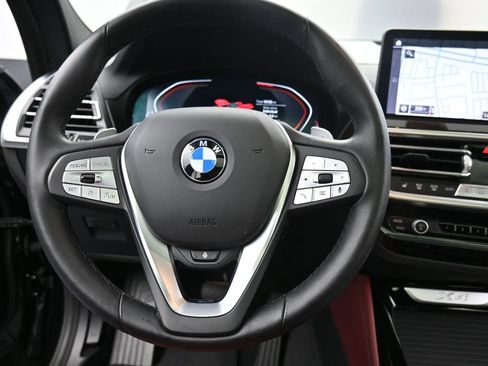 Used 2025 BMW X4 xDrive30i AWD/4WD image 11