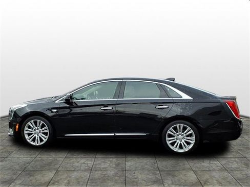 Used 2019 Cadillac XTS Luxury image 2