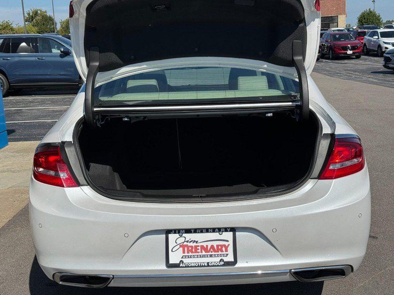 Used 2019 Buick LaCrosse Essence w/ Sun and Shade Package AWD/4WD image 5