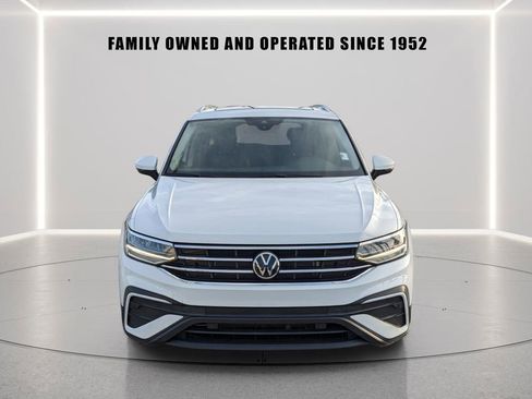 Certified 2022 Volkswagen Tiguan SE w/ Panoramic Sunroof Package image 5