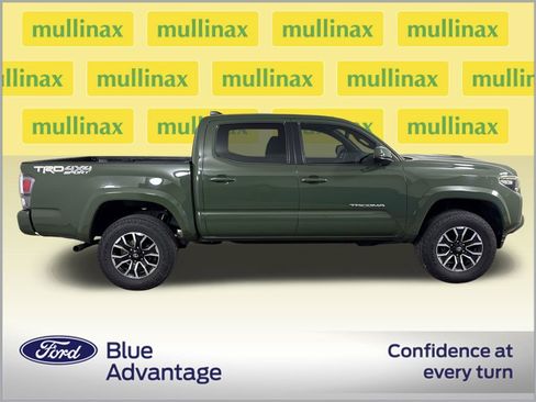 Used 2021 Toyota Tacoma TRD Sport w/ Technology Package AWD/4WD image 2