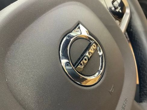 Certified 2024 Volvo XC90 T8 Ultimate w/ Protection Package Premier AWD/4WD image 45