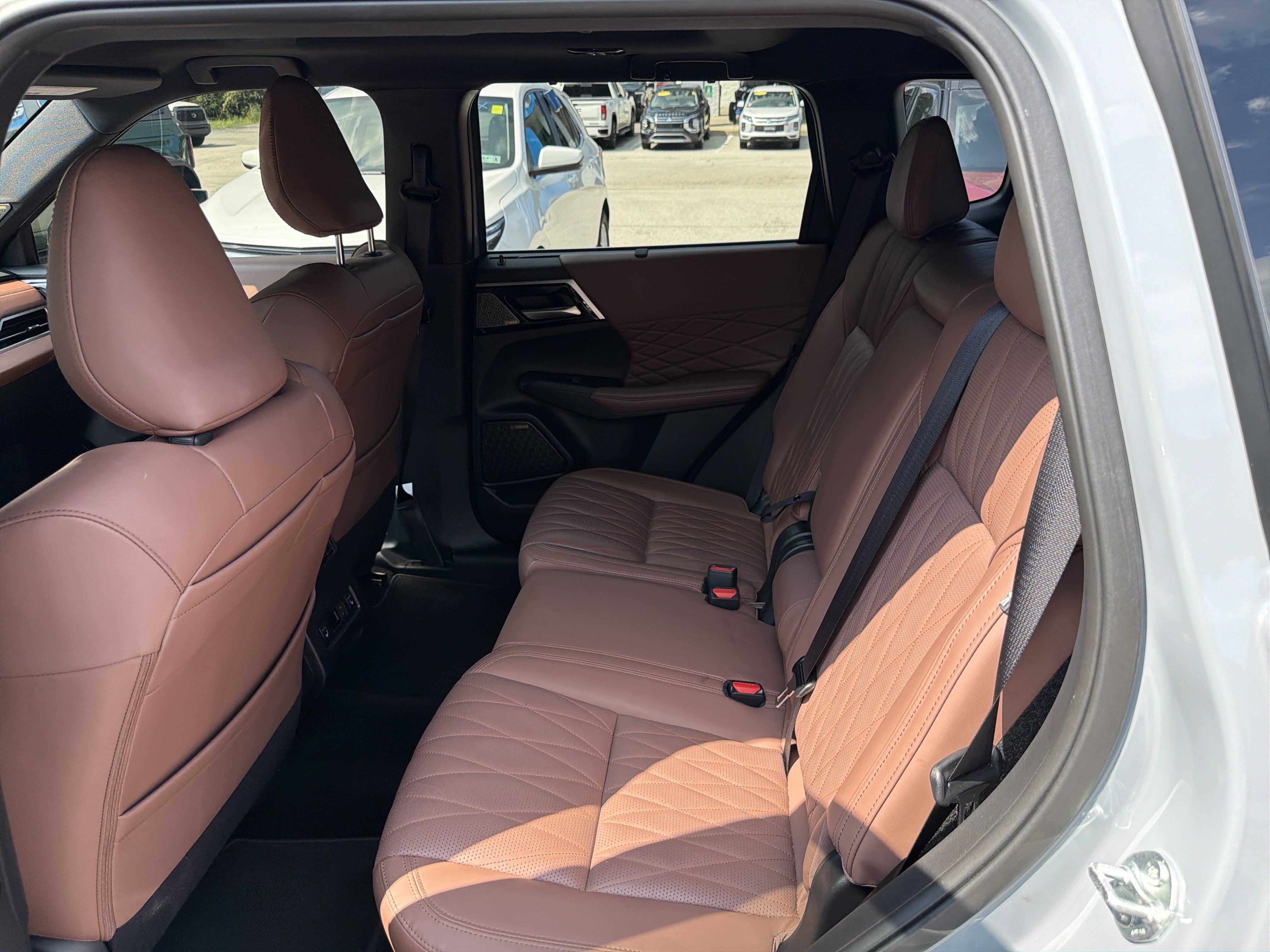 Used 2025 Mitsubishi Outlander SEL AWD/4WD image 22
