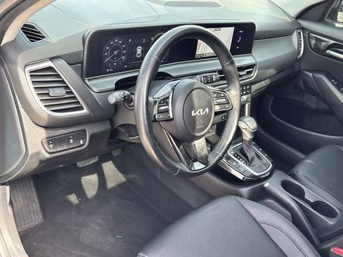 Used 2024 Kia Seltos EX AWD/4WD image 22