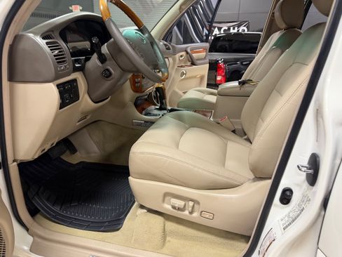 Used 2006 Lexus LX 470 4WD w/ Preferred Accessory Pkg image 19