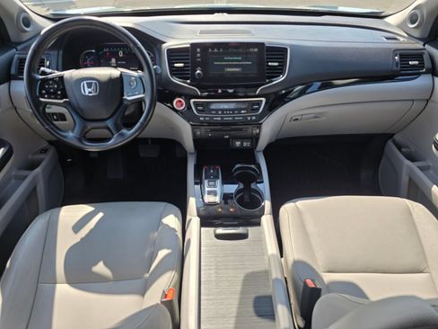 Used 2019 Honda Pilot Touring image 11
