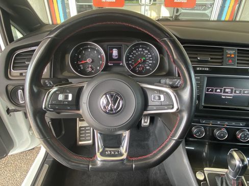 Used 2017 Volkswagen GTI Sport image 20