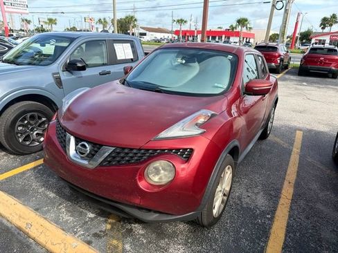 Used 2016 Nissan Juke SV FWD image 2