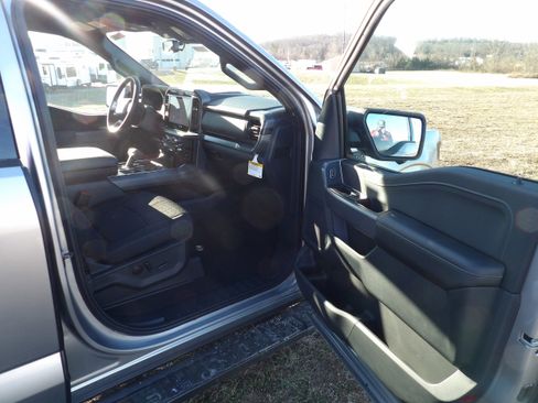 Used 2025 Ford F150 XLT w/ Equipment Group 302A MID image 17