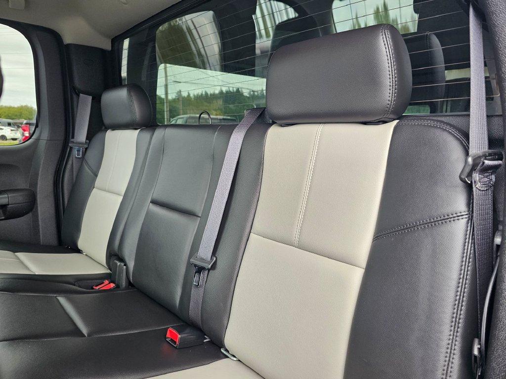 Used 2010 GMC Sierra 1500 SLT w/ All-Terrain Package AWD/4WD image 17