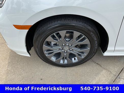 Certified 2026 Honda Odyssey Elite image 9