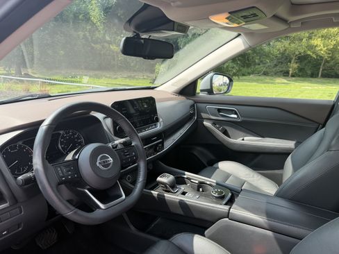 Used 2021 Nissan Rogue SL w/ Premium Package AWD/4WD image 16