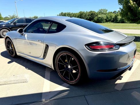 Used 2017 Porsche 718 Cayman S RWD image 6