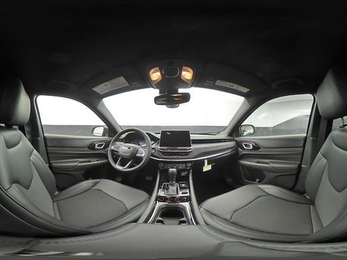 New 2026 Jeep Compass Latitude image 28