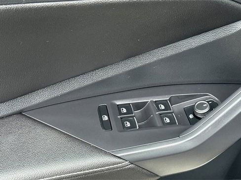 Used 2024 Volkswagen Jetta SE image 15