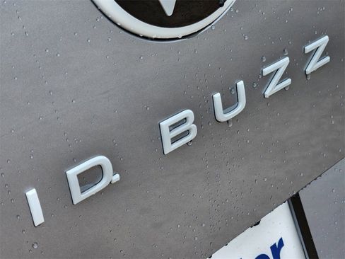 New 2025 Volkswagen ID. Buzz 1st Edition image 8