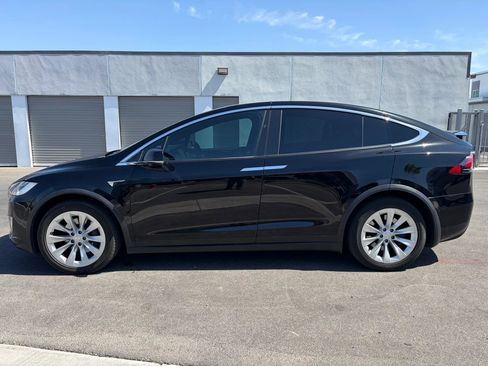 Used 2019 Tesla Model X 75D AWD/4WD image 3