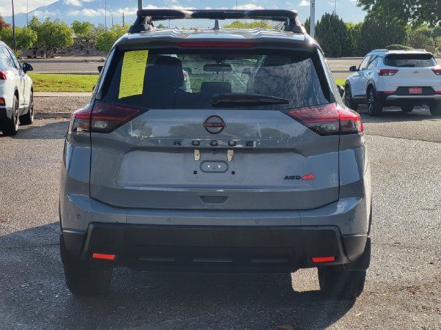 Used 2025 Nissan Rogue SV AWD/4WD image 9