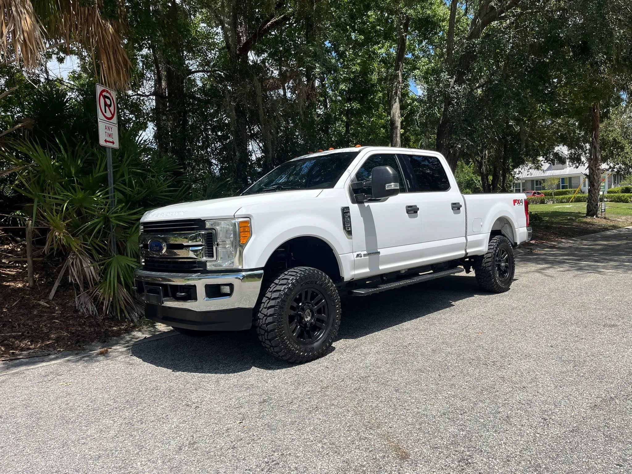 Used 2017 Ford F250 XLT w/ XLT Value Package AWD/4WD image 8