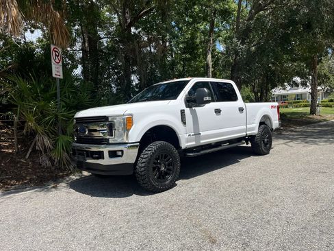 Used 2017 Ford F250 XLT w/ XLT Value Package AWD/4WD image 8