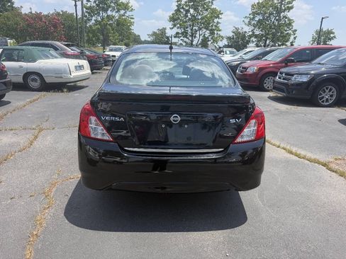 Used 2016 Nissan Versa SV FWD image 7