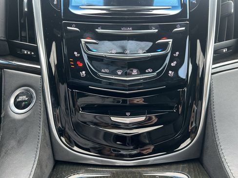 Used 2018 Cadillac Escalade Platinum image 22