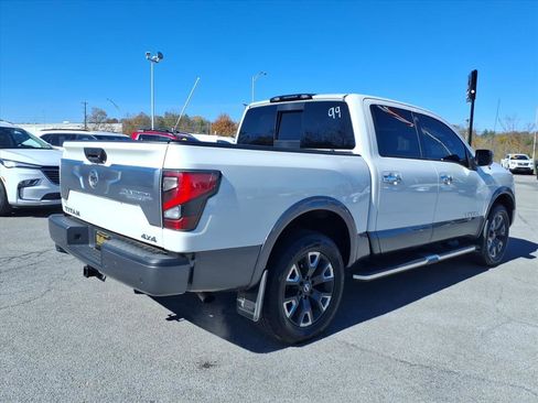 Certified 2021 Nissan Titan Platinum Reserve w/ Moonroof Package image 17