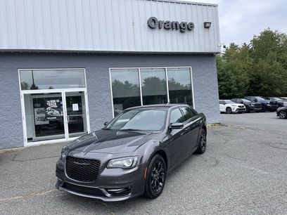 New 2023 Chrysler 300 Touring L w/ Comfort Group